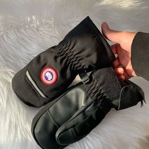 Canada Goose Kids Arctic Down Mitt